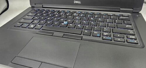Laptop Dell Latitude 5490 14 " Intel Core i5 8 GB / 256 GB czarny FHD Kl. A - obrazek 4