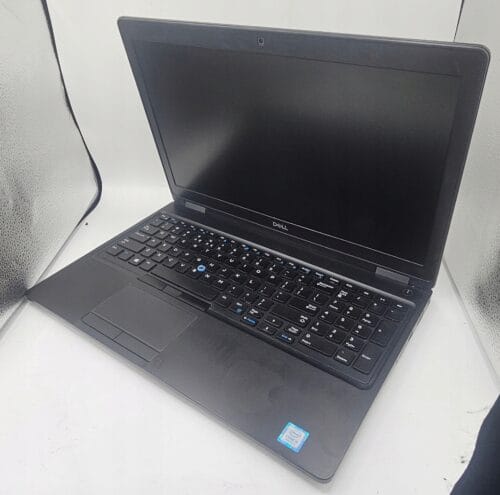 Laptop Dell Latitude 5590 i5 16 GB / 1 TB 15,6" - obrazek 2